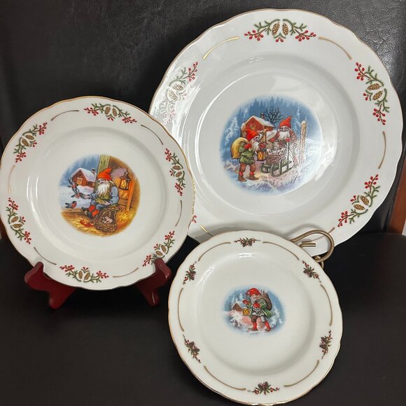 Old Fashioned Christmas by Christineholm Porcelaine 3Pc Place setting Disc 1990s - Picture 1 of 7